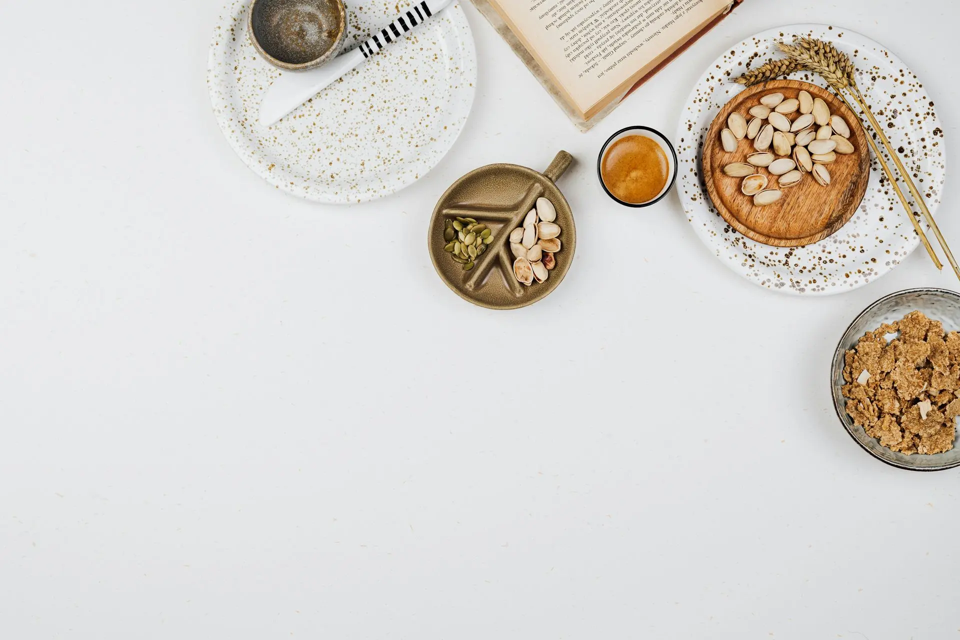 Gezonde plantaardige voeding met noten en zaden